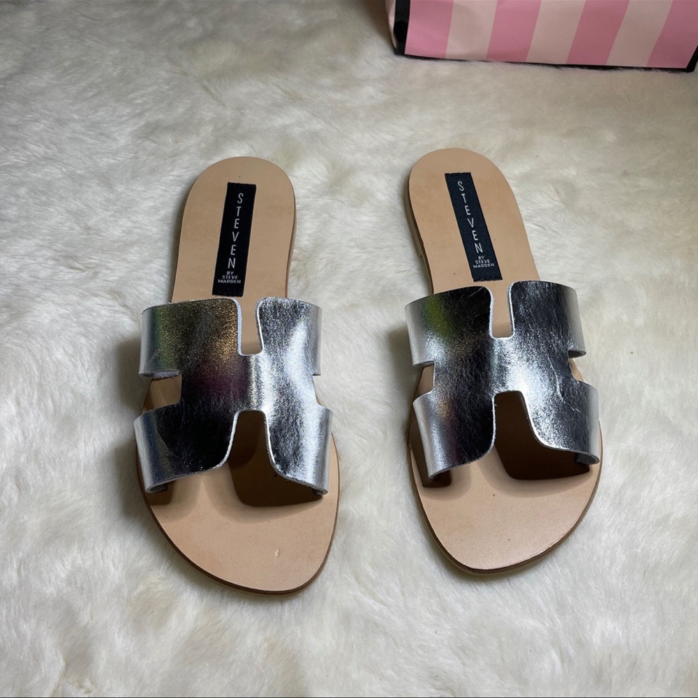 Steve by  Steve Madden Women's Metallic Greece Sandal